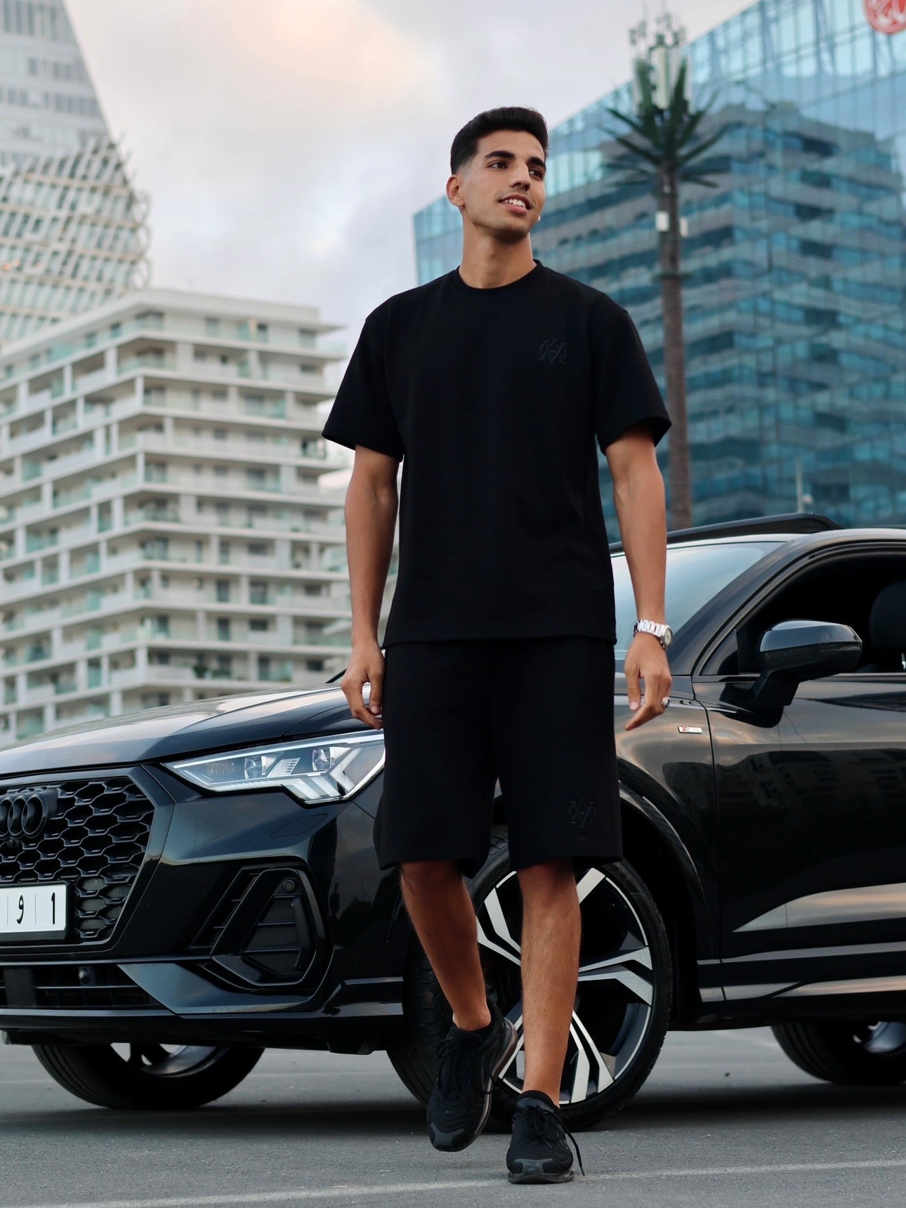 Ensemble Semi-Oversize Full Black