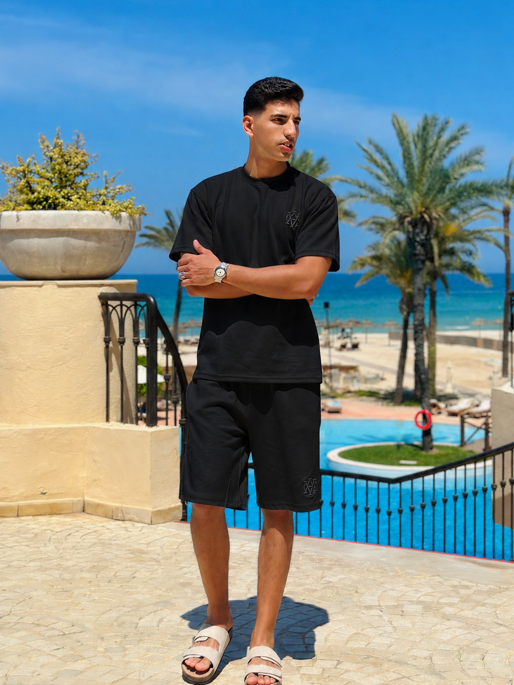 Ensemble Semi-Oversize Full Black